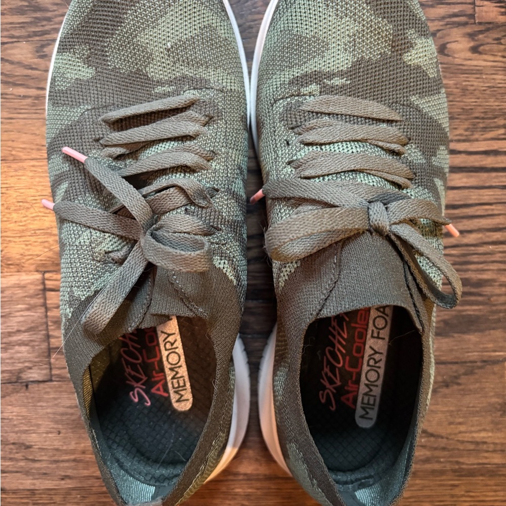 Skechers Ultra Flex Wild Pursue (Green camo/camouflage) Memory Foam sneakers